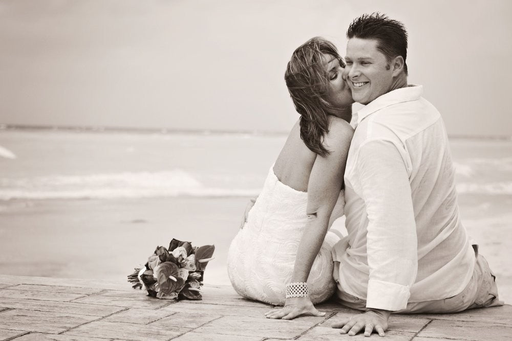How to Pick Your Beach Wedding Dressing Code
