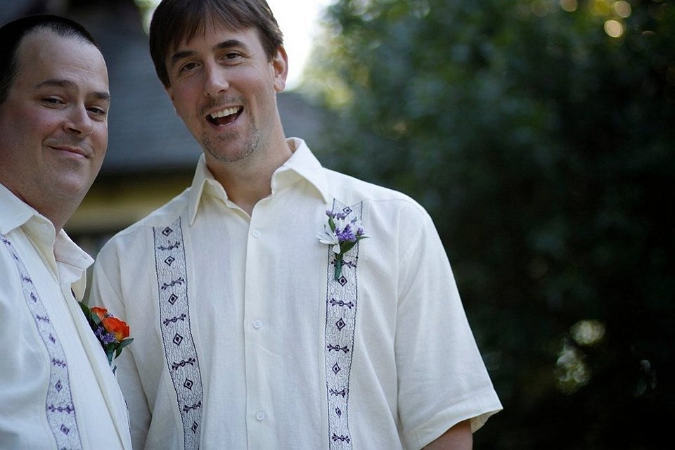 Stay Cool and Stylish: The Benefits of Men’s Summer Linen Shirts