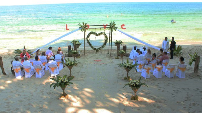 A Guys Guide To Casual Beach Wedding Attire