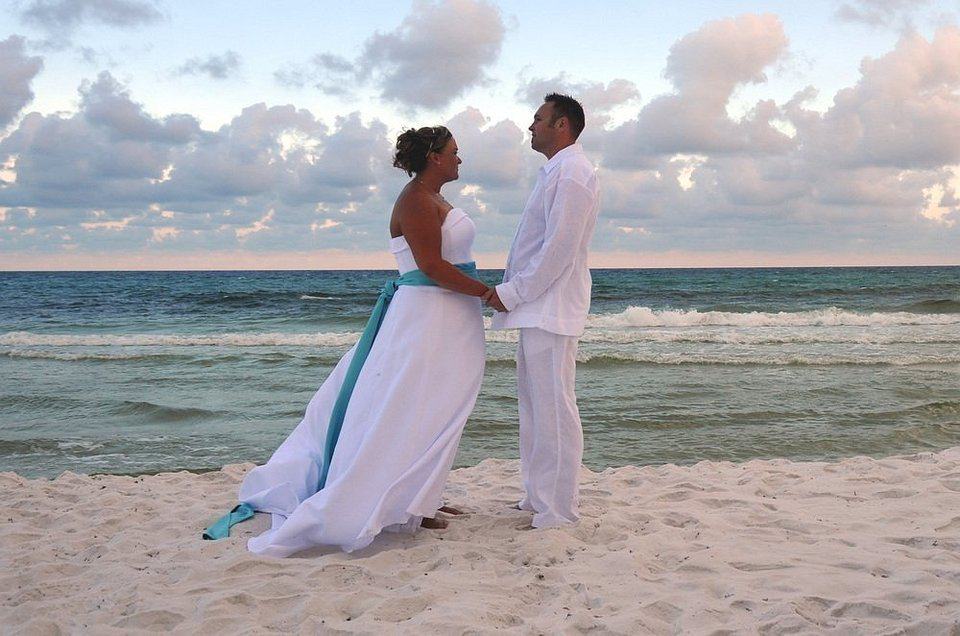 Gorgeous Beach Weddings Are The Way To Go