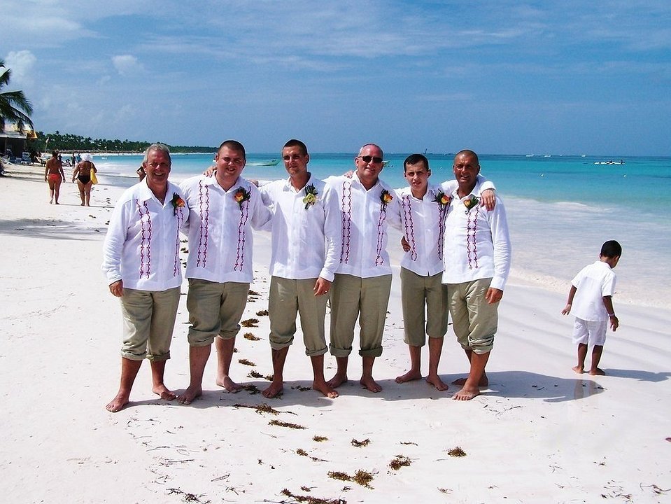 Ideas for Men’s Beach Wedding Clothing