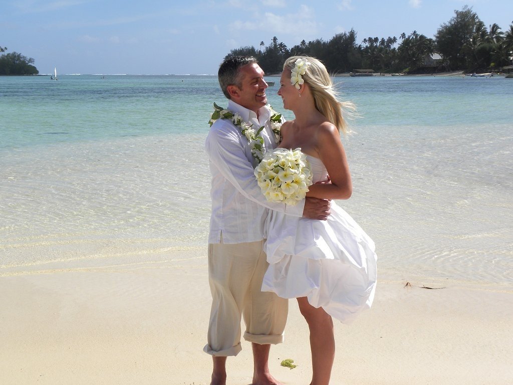 How to Choose a Beach Wedding Dress