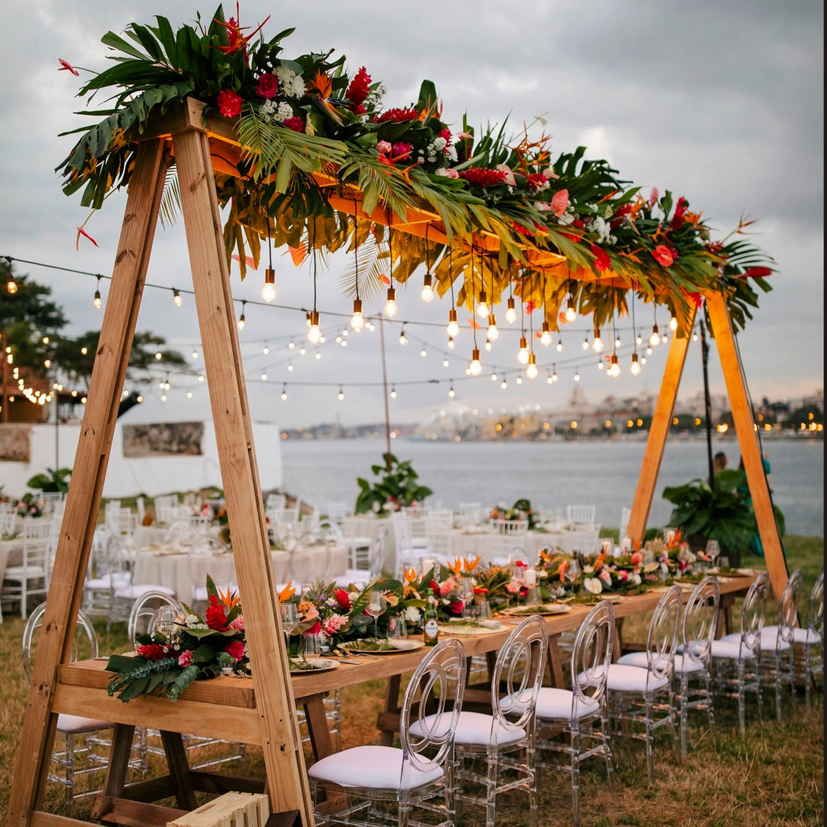 Top Tips for Choosing Tropical Wedding Dresses